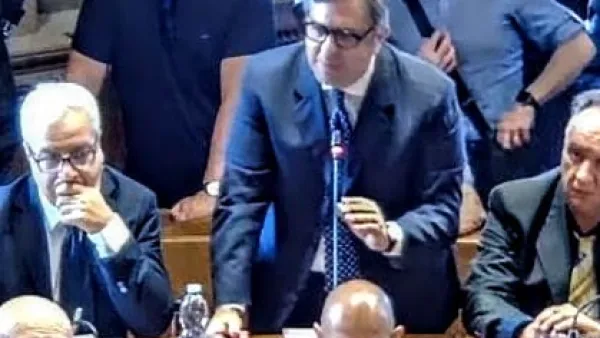 "Non mi riconosco in questo modo di fare, passo al gruppo misto"