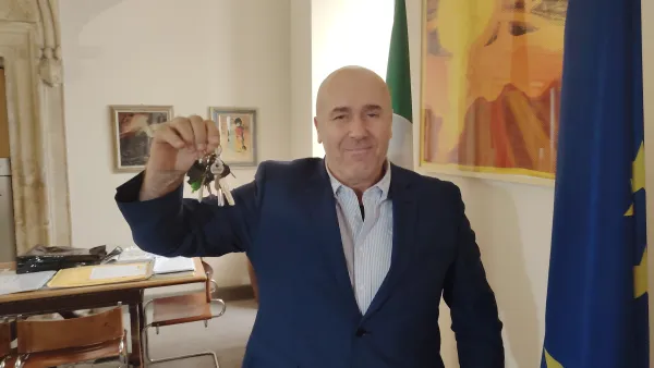 "Voglio le chiavi dei 600 appartamenti che Ater tiene sfitti"