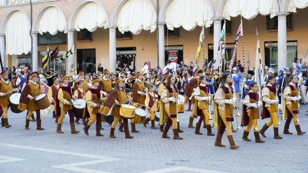 "Rivedere la normativa sulle sagre e sulle feste popolari"