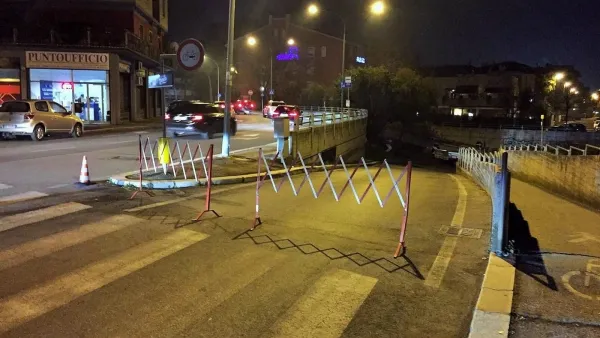 "Mettere in sicurezza l'attraversamento e il sottopasso di via Tito Oro Nobili"