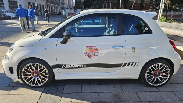 "40 equipaggi da tutta l'Italia centrale con l'Abarthclub"