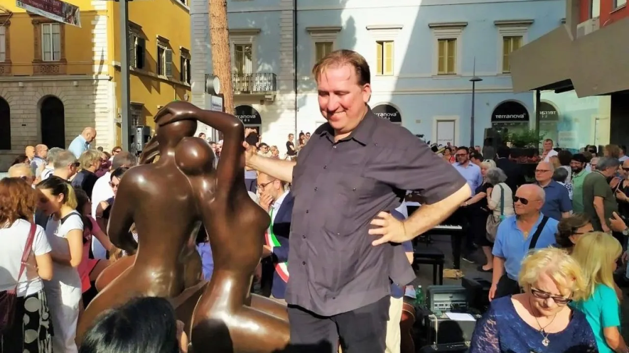 Mark Kostabi a Largo Villa Glori 