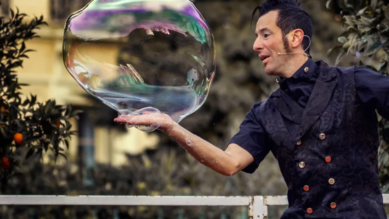 L'uomo nella bolla evento Terni Summer Fest 2025 