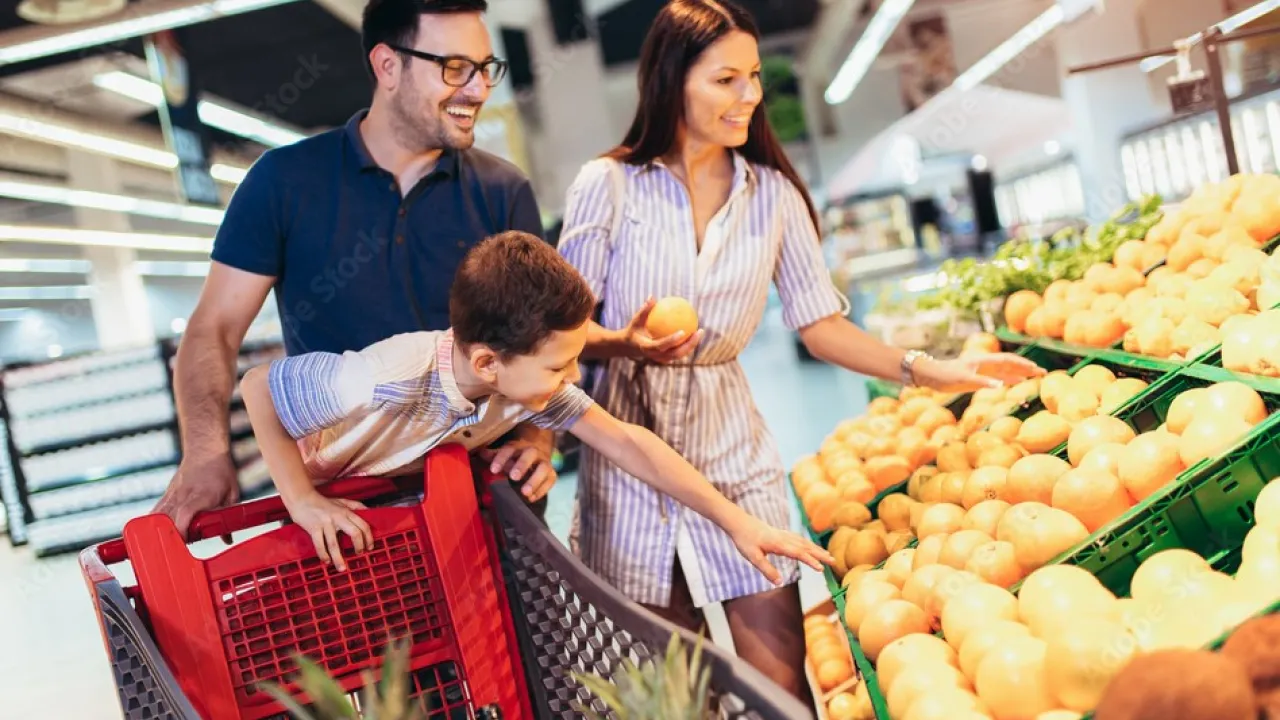Famiglia al supermercato