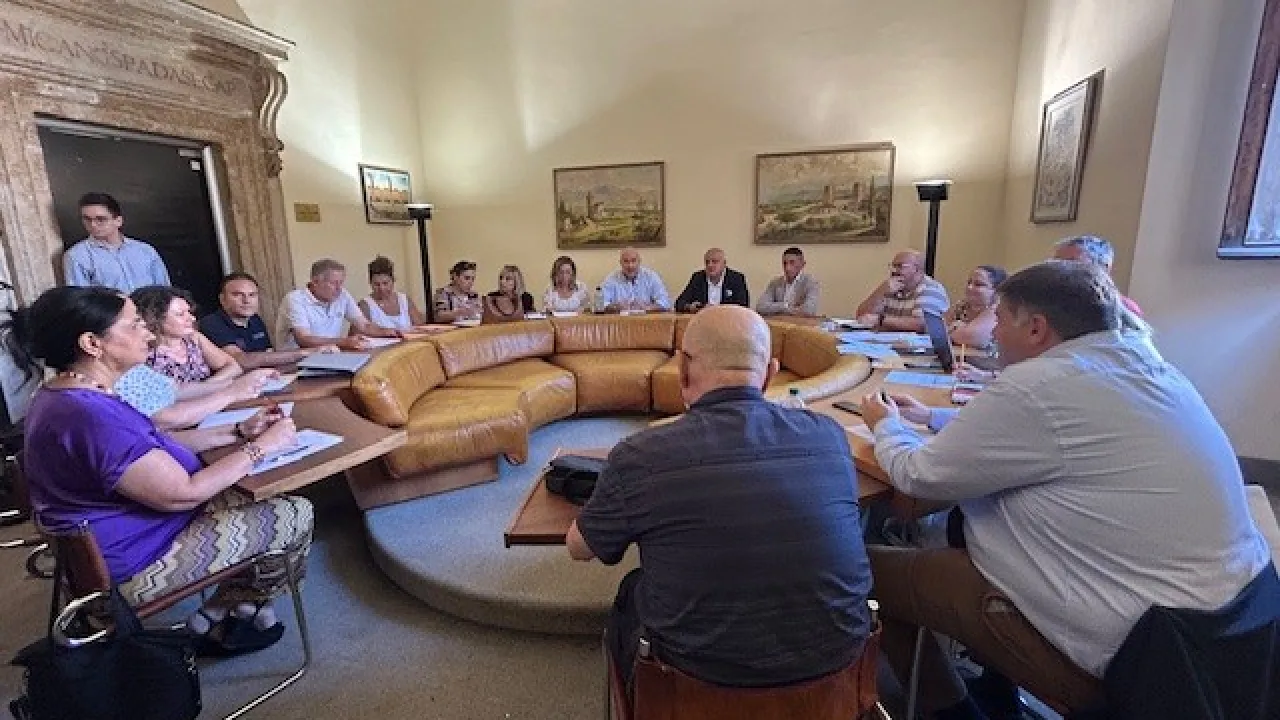 incontro sindacati proposta lavoro notturno