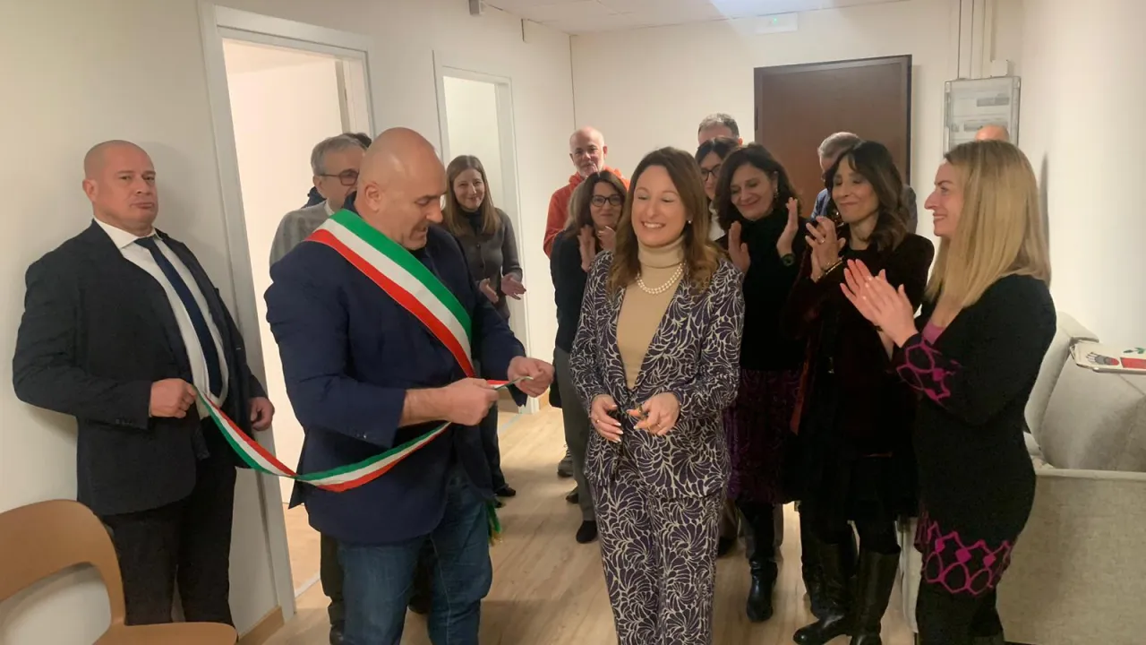 Taglio del nastro Stefano Bandecchi e Viviana Altamura