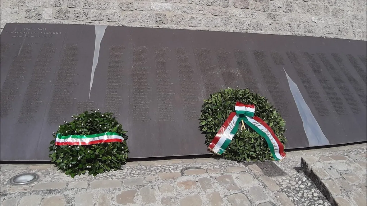 Lapide dedicata ai caduti della guerra