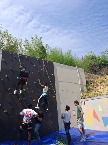 Wannabe - Climbing 