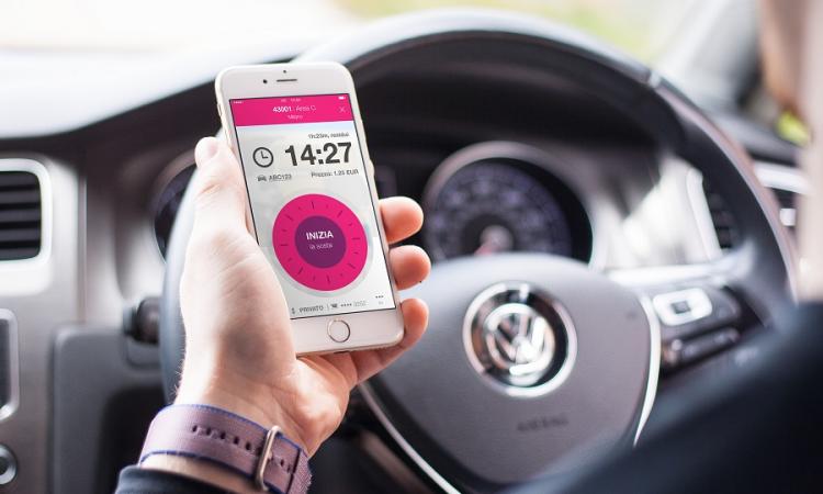 Novità per i parcheggi: una App per pagare