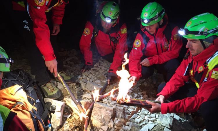 Il soccorso Alpino Umbro ricorda le vittime del terremoto